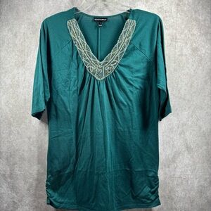 ❄️Women's Fashion Bug Green Pull over with Beaded V-Neckline Size L 3/4‎ Sleeve